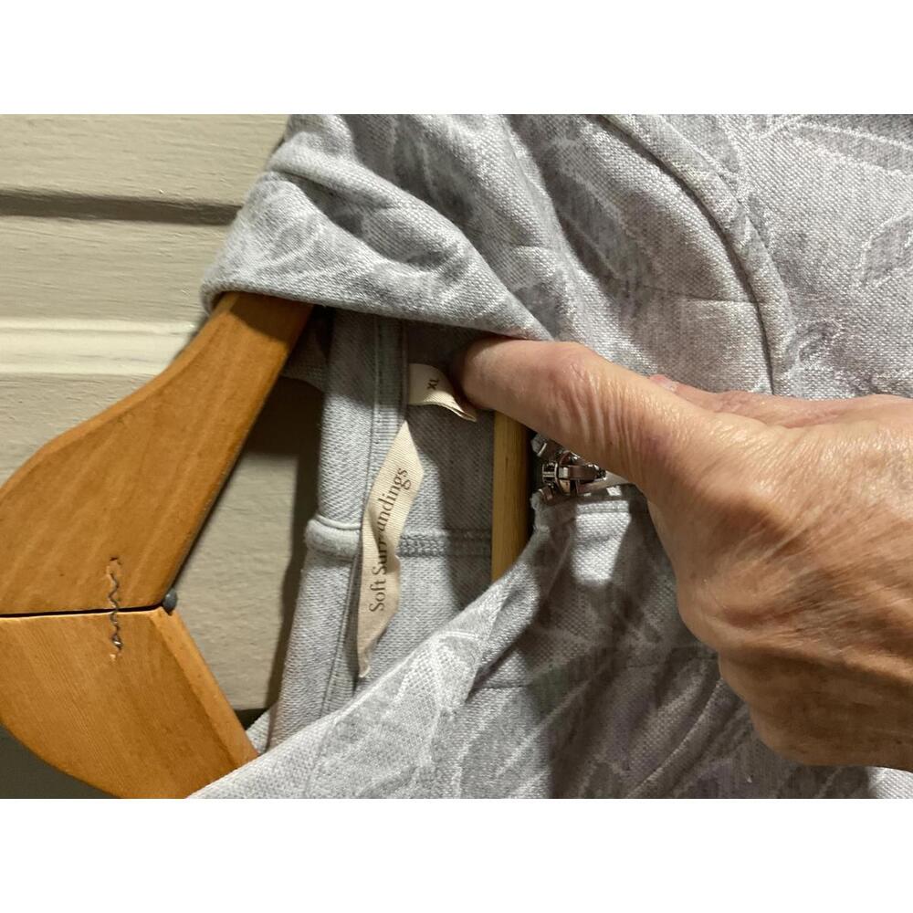 Soft Surroundings Light Gray Leaf Patterned Zip-U… - image 7
